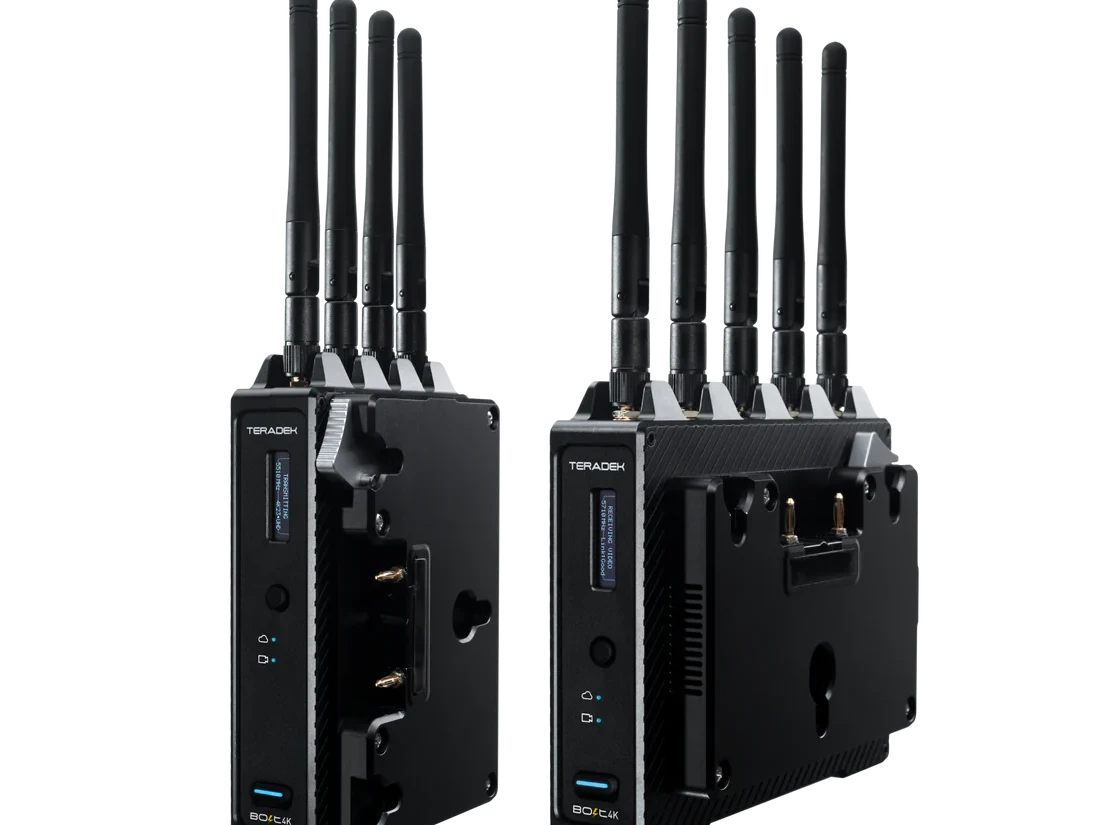10 2100 G Bolt4K75012G SDI HDMIWirelessTX RXDeluxeKit GoldMount ThreeQuartersFront.webp Teradek Wireless Transmission Kit - Bolt 4K 750 - HDMI